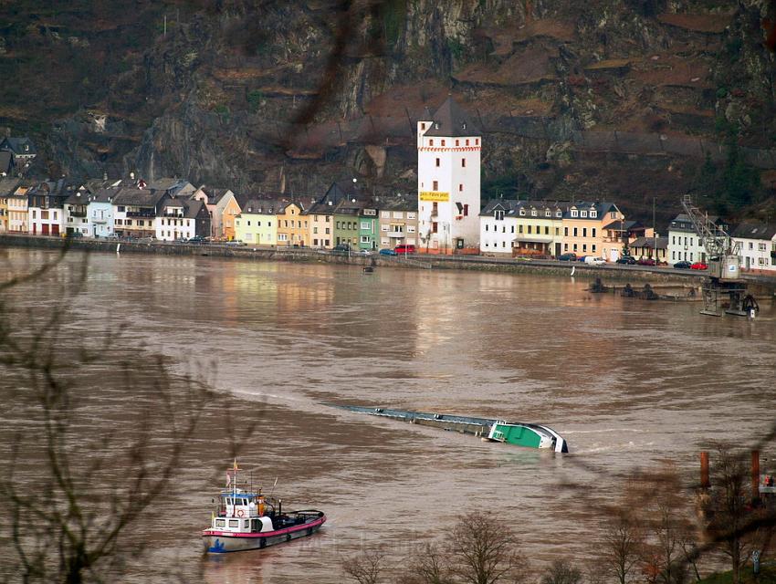 Schiff gesunken St Goarhausen Loreley P056.jpg